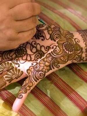 Desert Safari Dubai with Henna Painting & Tattoos